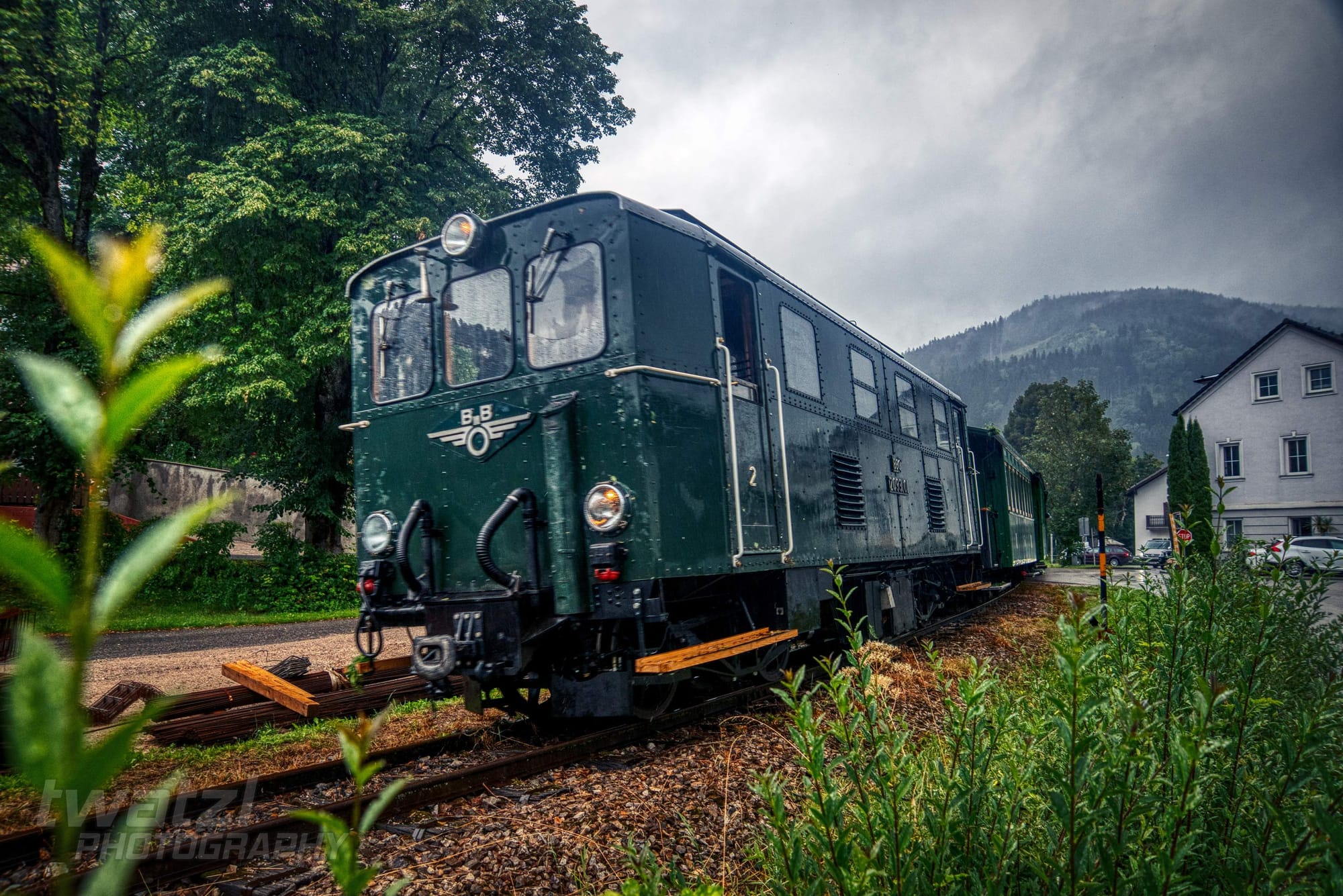 Die Ybbstalbahn-Bergstrecke im strömenden Regen
